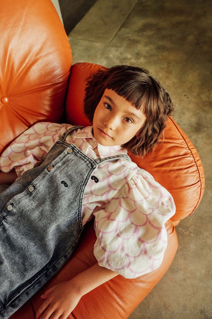 BEAU LOVES  "Open Swimming" Pink Lavender Scales Pleated Blouse