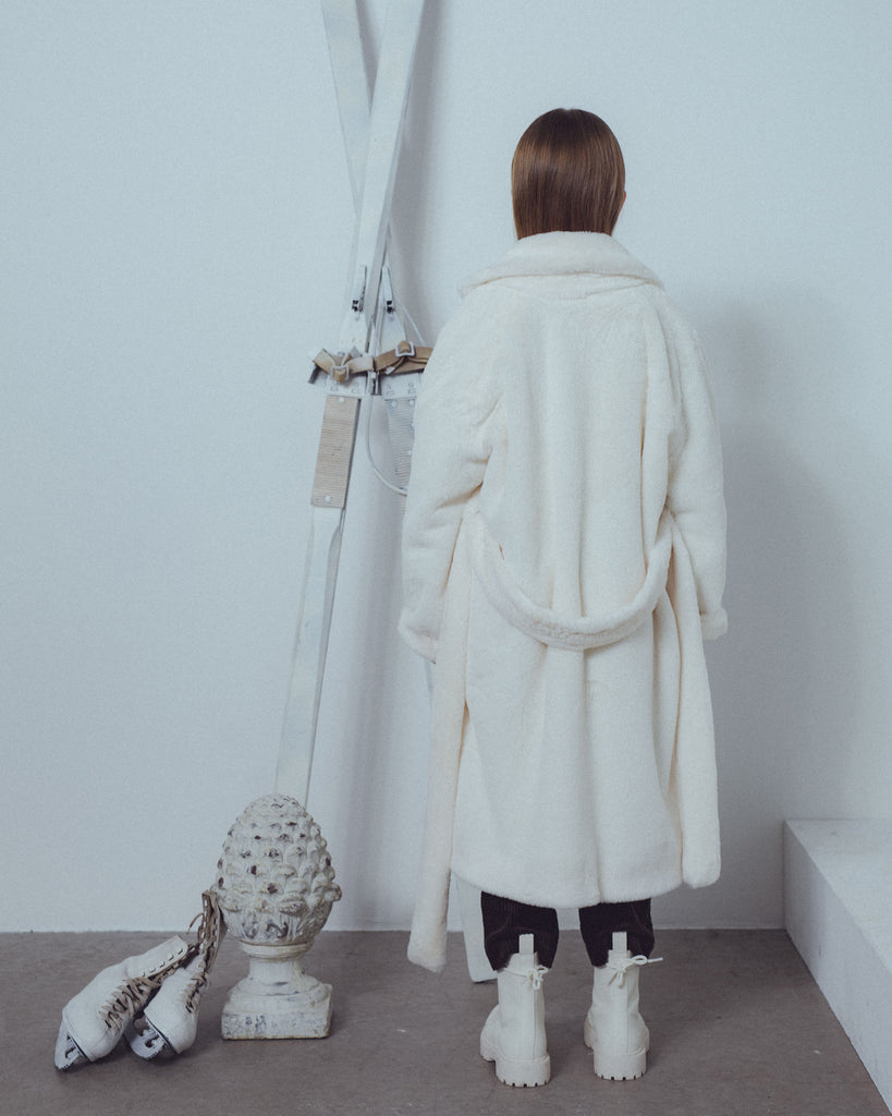 UNLABEL FW23 Glee Faux Fur Coat in Snow